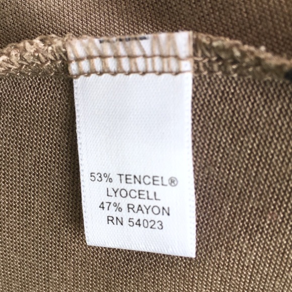 Banana Republic · V-neck Top w/ Puff Sleeves Sz M - Picture 8 of 8